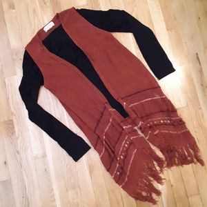 FUN FRINGE SLEEVELESS CARDIGAN